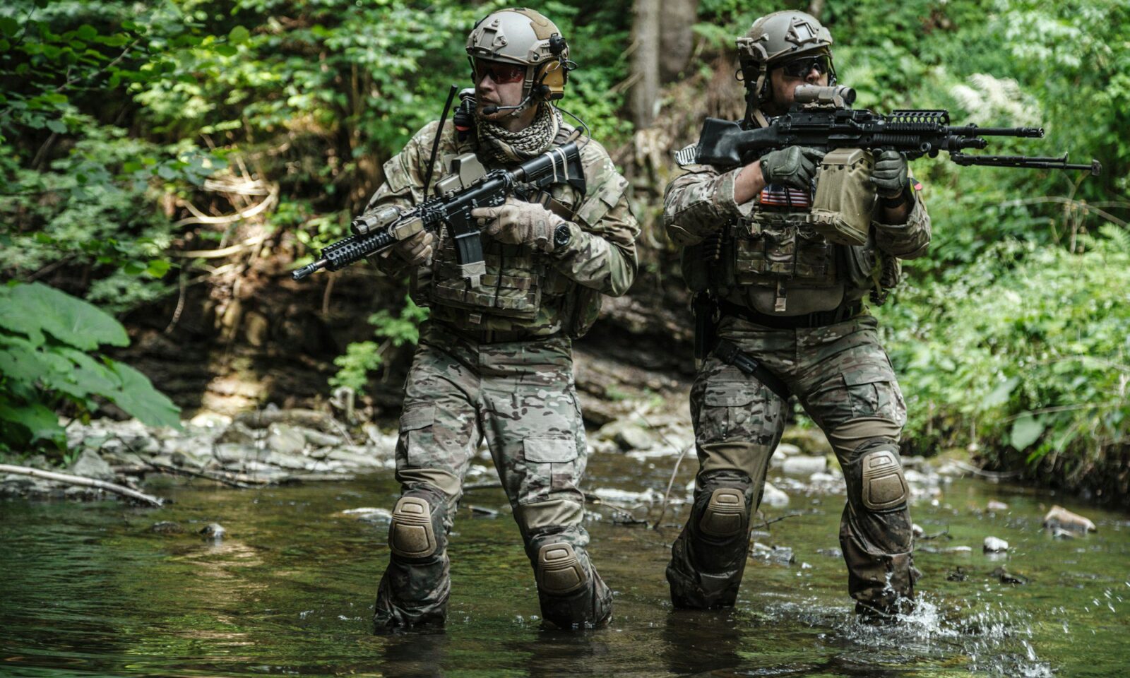 rangers-de-l'armée-dans-les-montagnes
