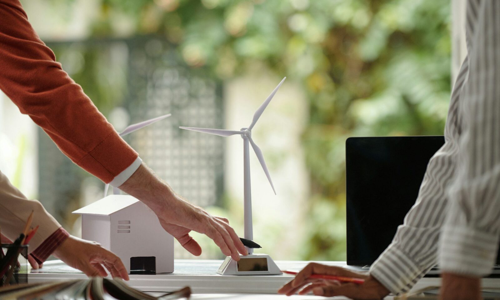 discussing-sustainable-estate-project